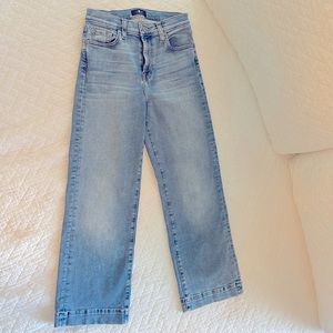 7 for all mankind wide leg cropped Alexa jeans. Size 25. Light blue.